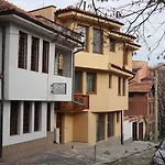 Roots Old Town 3* Plowdiw