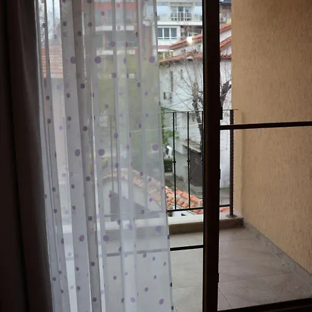 Хотел Roots Old Town 3*