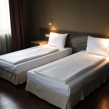 Roots Old Town 3* Пловдив