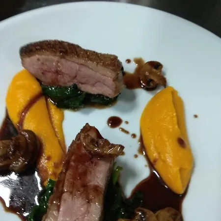 Roots And Wine Bar Hotel