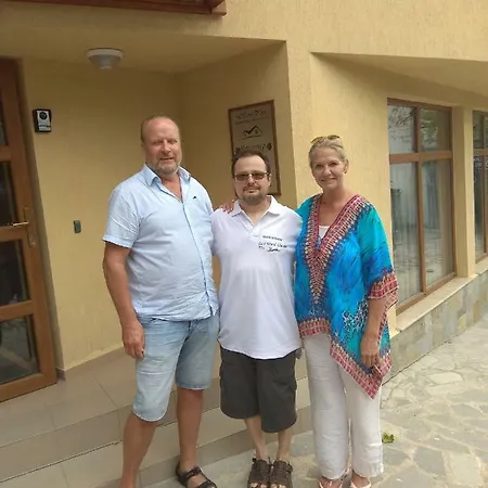 Хотел Roots Old Town 3*