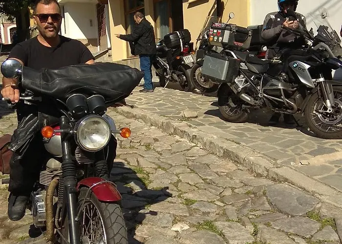 Roots And Wine Bar 普罗夫迪夫