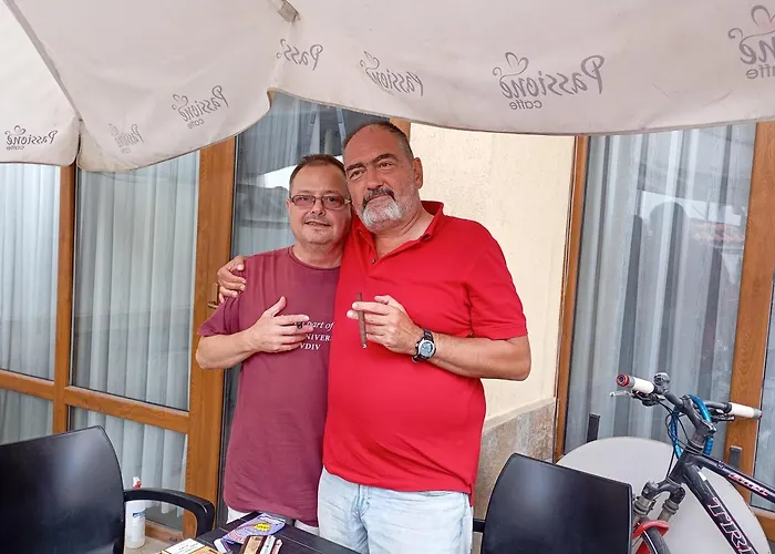 Roots And Wine Bar 酒店 3*