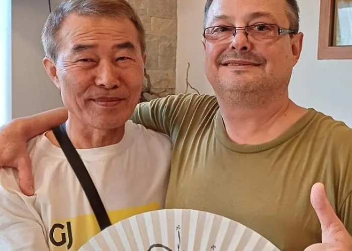 酒店 Roots And Wine Bar 3*