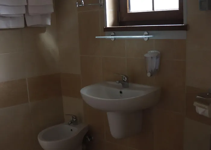 酒店 Roots And Wine Bar