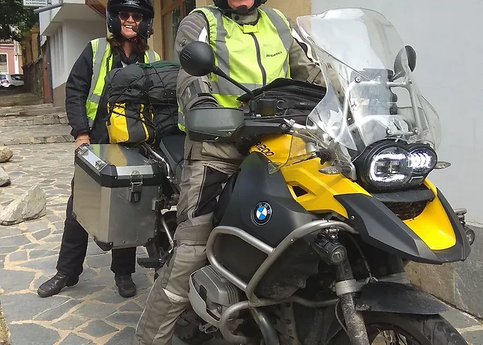 Roots And Wine Bar 酒店 3*