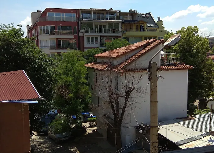 Roots And Wine Bar 酒店