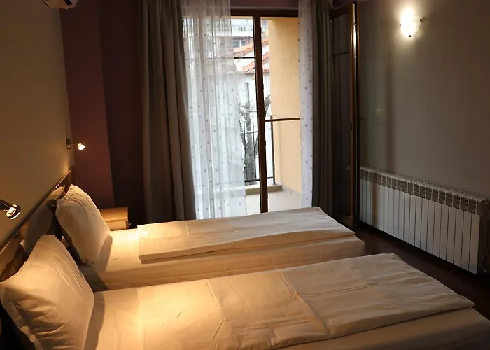 Roots And Wine Bar 3* 普罗夫迪夫