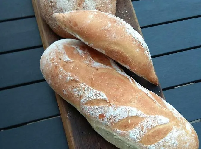 酒店 Roots And Wine Bar 3*