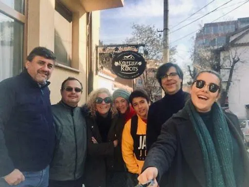 Roots And Wine Bar 普罗夫迪夫