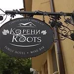 酒店 Roots Old Town 3*