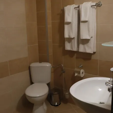 Roots And Wine Bar Hotel 3*