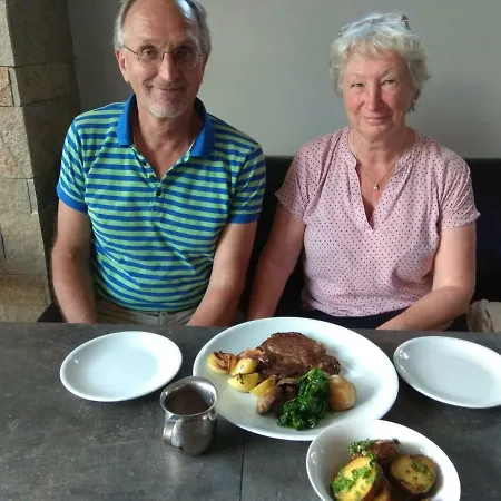 Roots And Wine Bar Hotel 3*