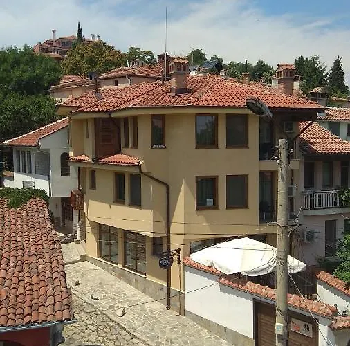 Roots And Wine Bar Hotel 3*