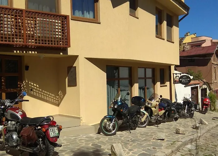 Roots And Wine Bar Plovdiv