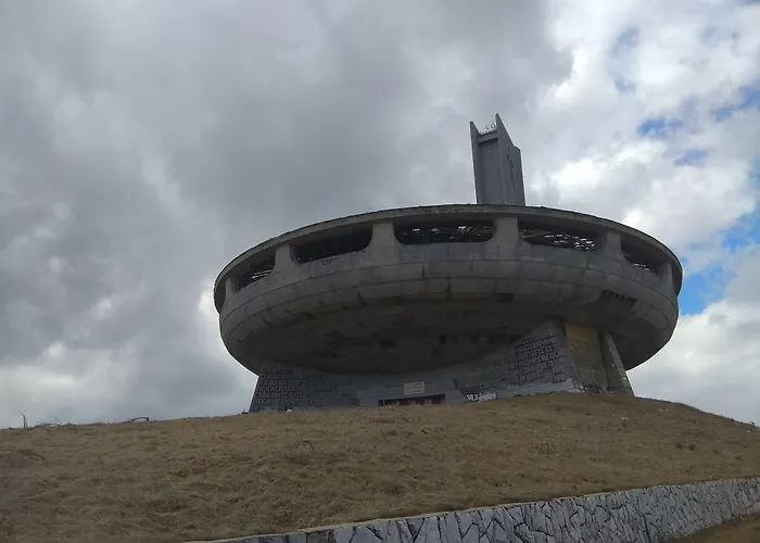 Roots And Wine Bar Hotel 3*