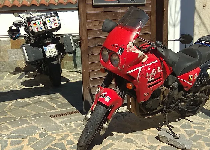 Roots And Wine Bar 3*