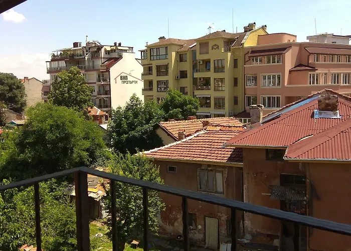 Roots And Wine Bar Hotel 3*