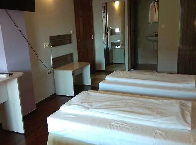 Roots And Wine Bar Hotel 3*